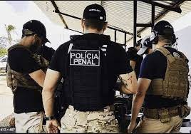 Policiais penais pressionam Paulo Câmara por reajuste salarial e farão protesto no Recife