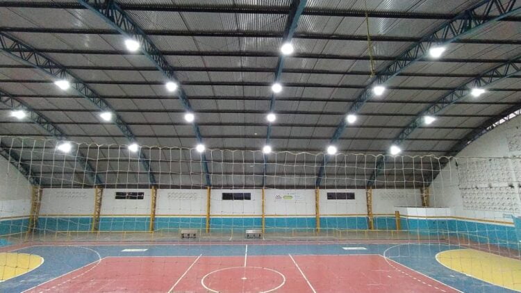 Ginásio de Esportes de SJE ganhou nova iluminação em led