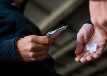 Casal preso por tráfico de drogas em Afogados