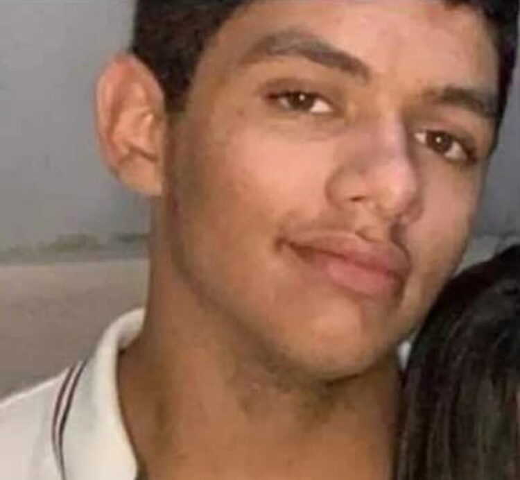 Família registra boletim de ocorrência após adolescente desaparecer, em Buíque