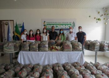 Brejinho: Entrega de cestas básicas do Projeto Natal Solidário