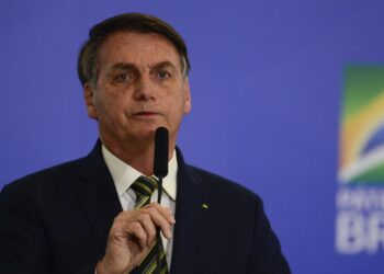 Bolsonaro ironiza Datafolha com Lula na frente e pede Datapovo