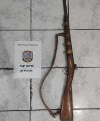 Homem é flagrado com arma em Flores: ‘Vou matar alguém’, reagiu