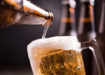 Pesquisa diz que 55% dos brasileiros com mais de 18 anos consomem bebidas alcoólicas