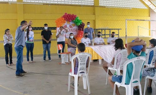 Anchieta Patriota participa de início de Colônia de Férias, em Carnaíba