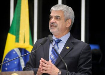 Humberto Costa diz a Paulo Câmara que sua pré-candidatura a governador tem aval de Lula