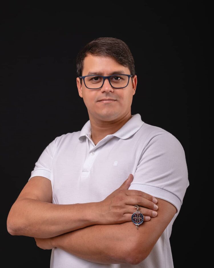 Delegado Israel Rubis emite nota de esclarecimento