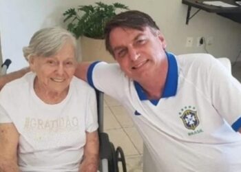 Mãe de Bolsonaro morre aos 94 anos