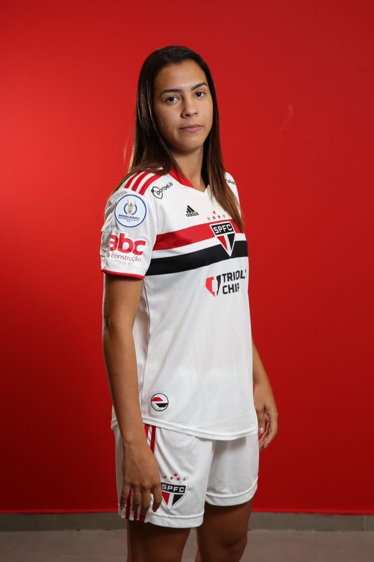 Afogadense Thayslane Gomes assina contrato com o São Paulo FC