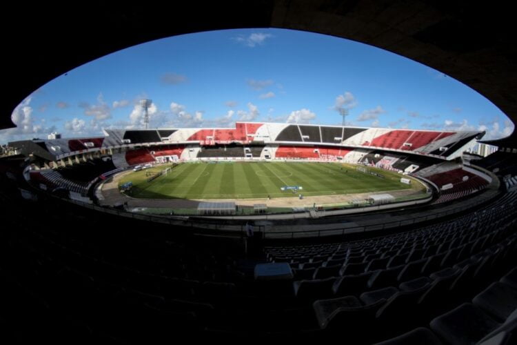 Jogo entre Santa Cruz e Afogados é adiado por problemas técnicos em laudos do Arruda