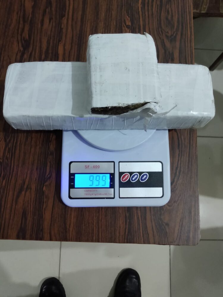 Dois homens presos em Sertânia acusados de tráfico de drogas, um deles de São José do Egito
