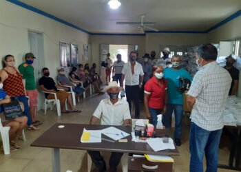 O IPA, em parceria com a Prefeitura de Carnaíba, realizou a entrega das sementes de milho aos agricultores(as) e representantes.