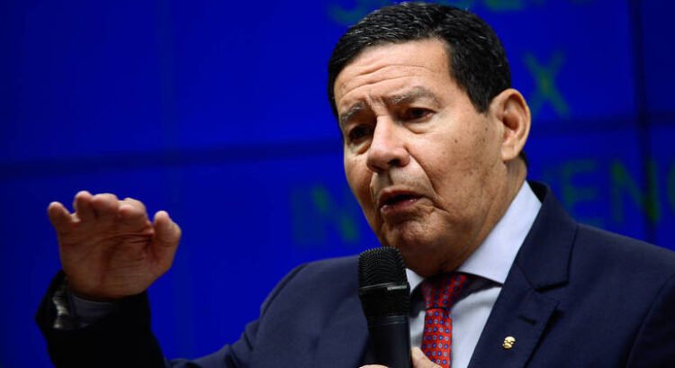 ‘O Brasil não concorda com uma invasão’, diz Mourão sobre ataque russo à Ucrânia
