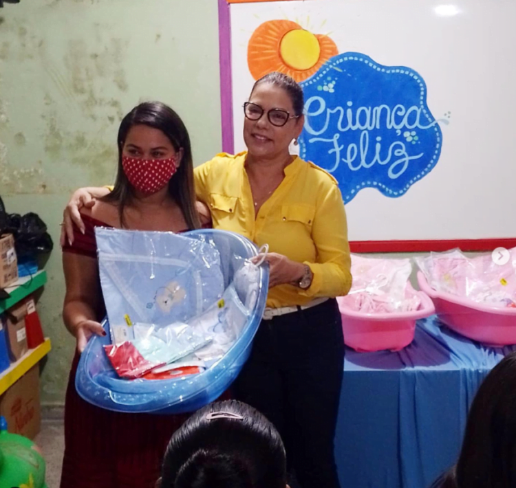 Tuparetama: Gestantes do Criança Feliz são contempladas com kits natalidade