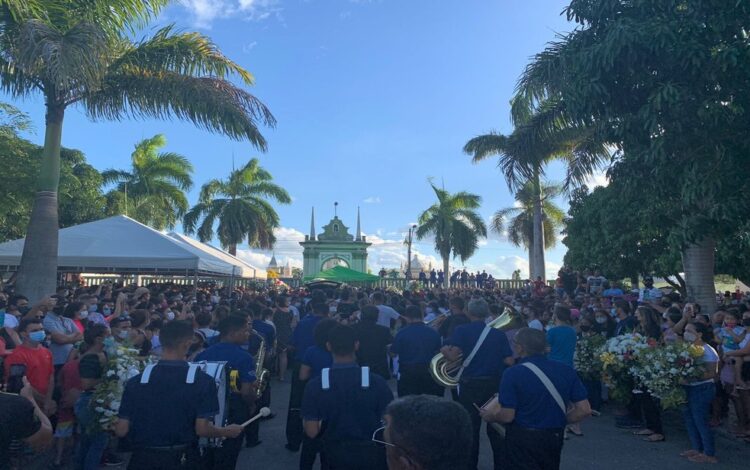 Paulinha Abelha é sepultada na cidade natal, em Sergipe