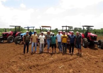 Brejinho: Prefeitura já concluiu aração de terras dos agricultores