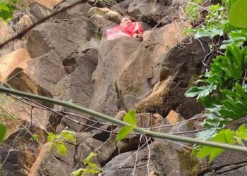 No Pajeú, Corpo de Bombeiros realiza resgate dramático de jovem presa na serra