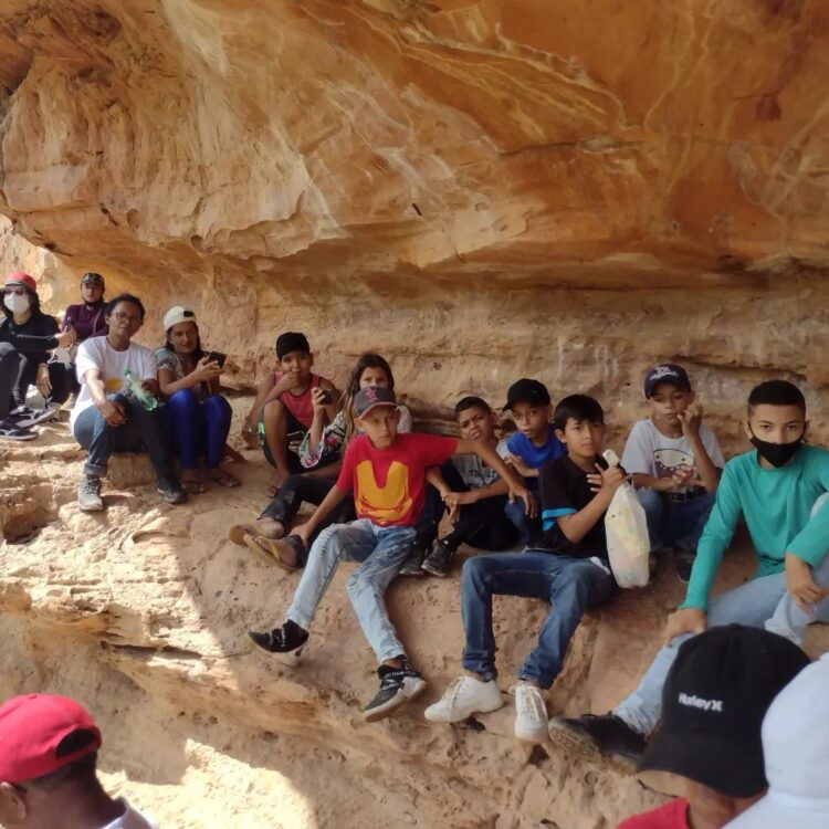 Projeto Cultural de Afogados realiza aula passeio na Serra do Giz