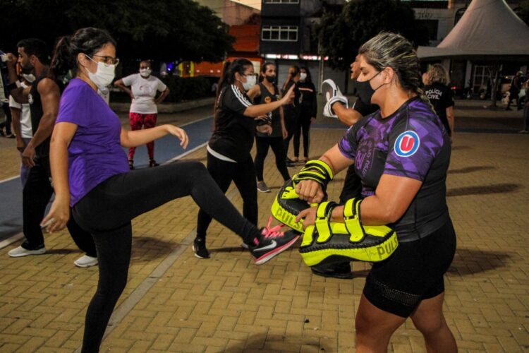 Afogados: no 8 de Março Mulheres participaram de oficina de defesa pessoal