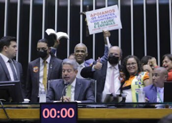 Câmara aprova piso salarial para agentes de saúde