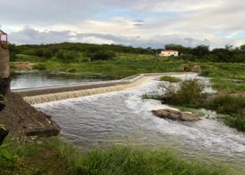 Anchieta Patriota, ao lado de José Patriota, inaugura barragem no Poço do Pau em Carnaíba
