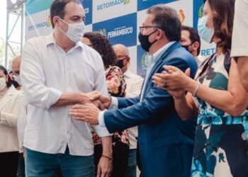 Prefeito de Wellington Maciel e Governador Paulo Câmara assinam convênios de quase R$ 3 milhões para obras dos acessos à Fundação Terra e ao CEDEC