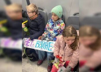 Crianças são presas por protestarem pelo fim da guerra em Moscou; Veja vídeo