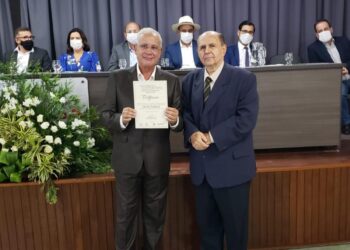 Sávio Torres recebe certificado Prefeito de Expressão 2022