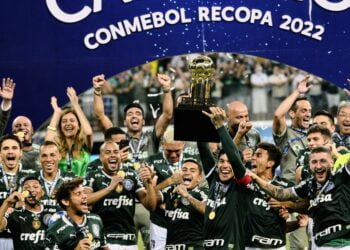 Palmeiras conquista a Recopa e levanta a oitava taça em oito anos