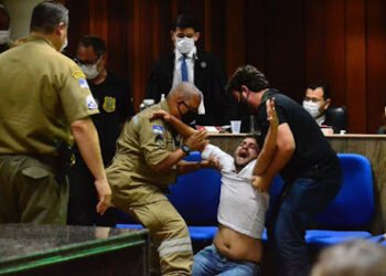 Vídeo: ‘Me perdoe, me mate’, diz réu durante depoimento de homem ferido na colisão que matou três em Recife