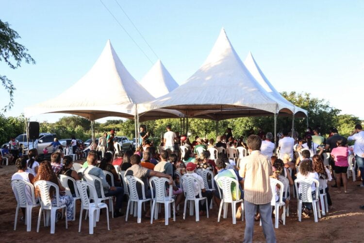 Prefeitura de Afogados e Compesa vão levar água encanada para os moradores de Poço de Pedra e Carnaibinha