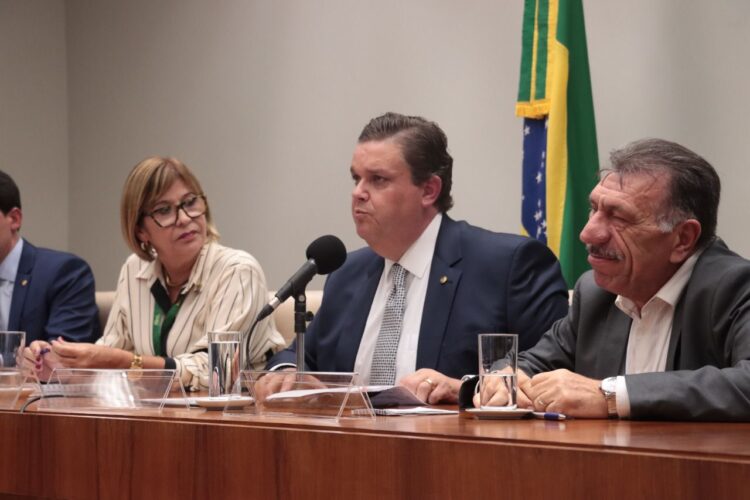 Em Brasília, Amupe reúne bancada federal em prol dos municípios pernambucanos
