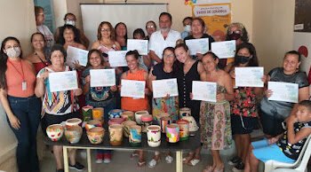Prefeitura de Carnaíba encerrou curso de Pintura em Vasos de Cerâmica.