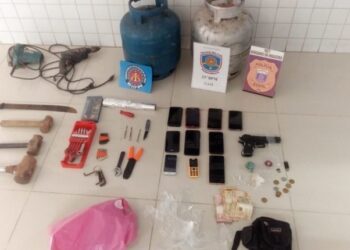 Polícia apreende drogas e materiais durante mandado de busca em Afogados