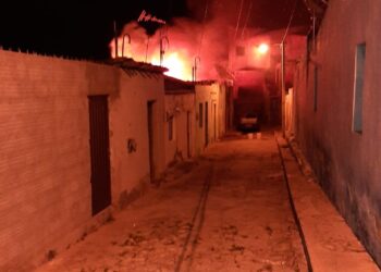 Família de Brejinho perde tudo em incêndio e pede ajuda para reconstruir casa; veja vídeo