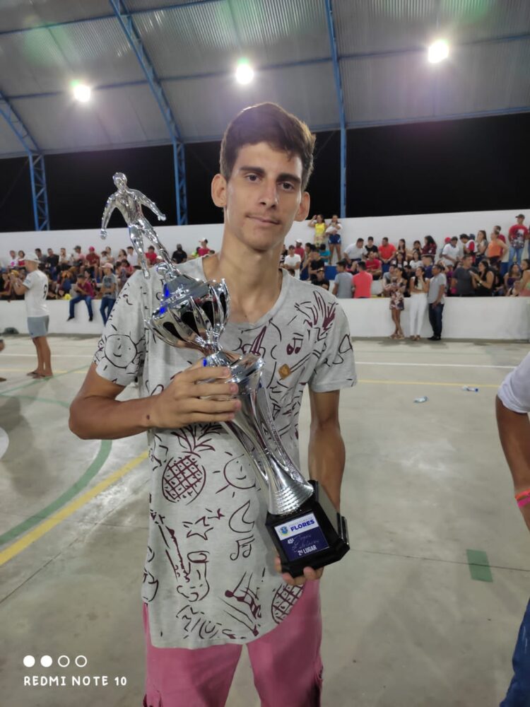 Atleta surdo e mudo é destaque em campeonato de futsal nas eliminatórias dos jogos na cidade de Flores