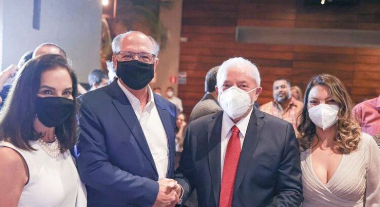 PSB oficializa indicação do ‘companheiro Alckmin’ para chapa com Lula