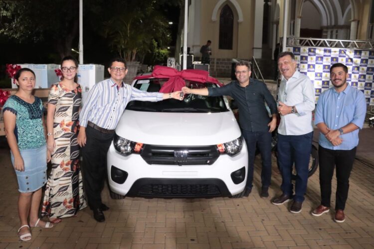 Prefeitura de Afogados sorteou carro, motos e eletrodomésticos com contribuintes em dia