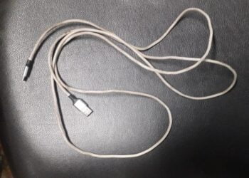 Mãe usa fio de carregador de celular para agredir o próprio filho de apenas 2 anos em Afogados