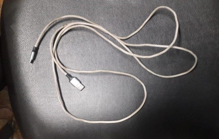 Mãe usa fio de carregador de celular para agredir o próprio filho de apenas 2 anos em Afogados