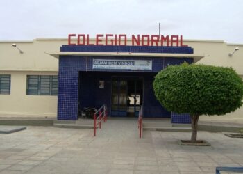 Escola Estadual em Afogados tem mais da metade das turmas sem aulas devido a surto de covid entre alunos