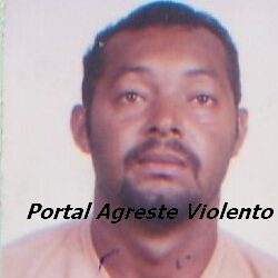 Dupla em moto mata ex-presidiário em Custódia