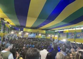 Convenção de Anderson Ferreira lota o Clube Português