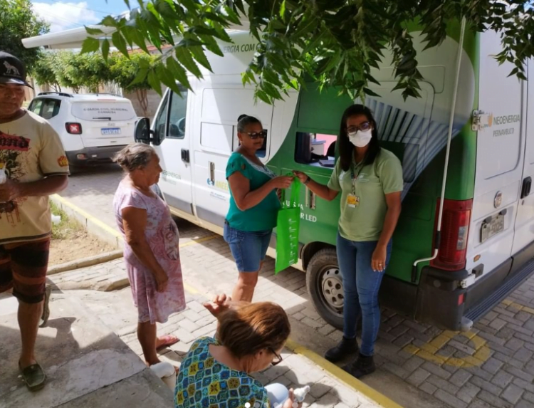 Teve início ontem (19) a troca de lâmpadas realizadas pela Neoenergia no município de Carnaíba