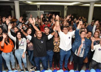 Delegado Israel lança pré -candidatura e apresenta Erick Lessa