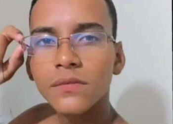 Veículo capota e deixa um morto e um ferido na PE-320, em Tabira