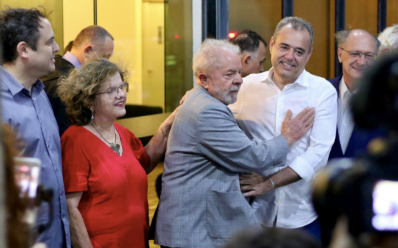 Visita de Lula é aposta da Frente Popular para virada na eleição de Pernambuco