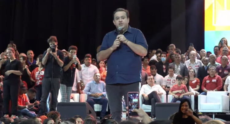 Sebastião Oliveira faz discurso emocionado e de frases fortes