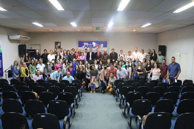 Amupe promove capacitação em eSocial para servidores municipais