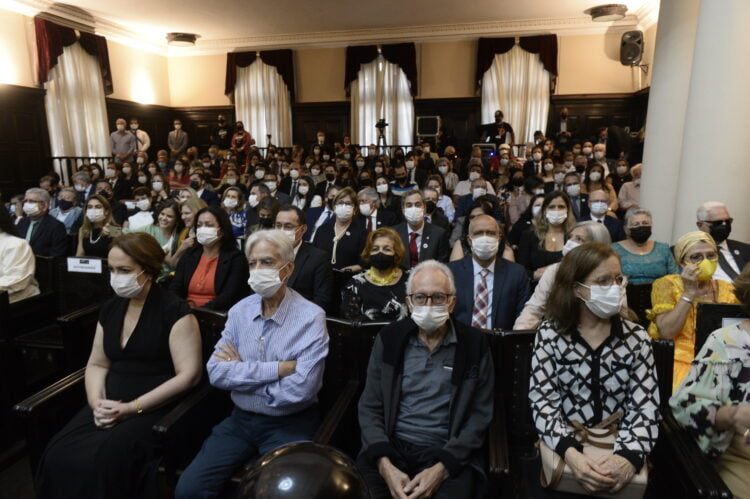 Amupe recebe medalha em comemoração aos 200 anos do TJPE.